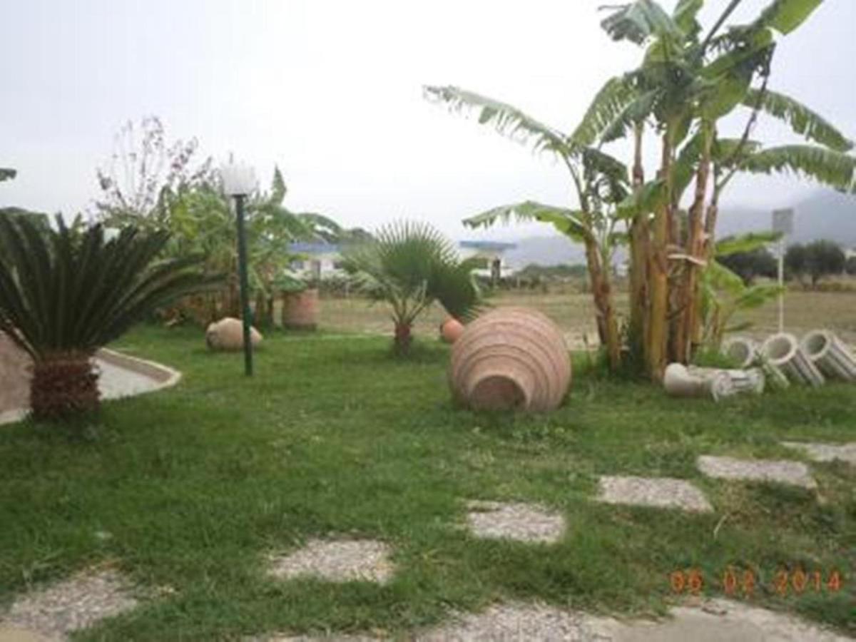 Garden City Image Tigaki 外观 照片
