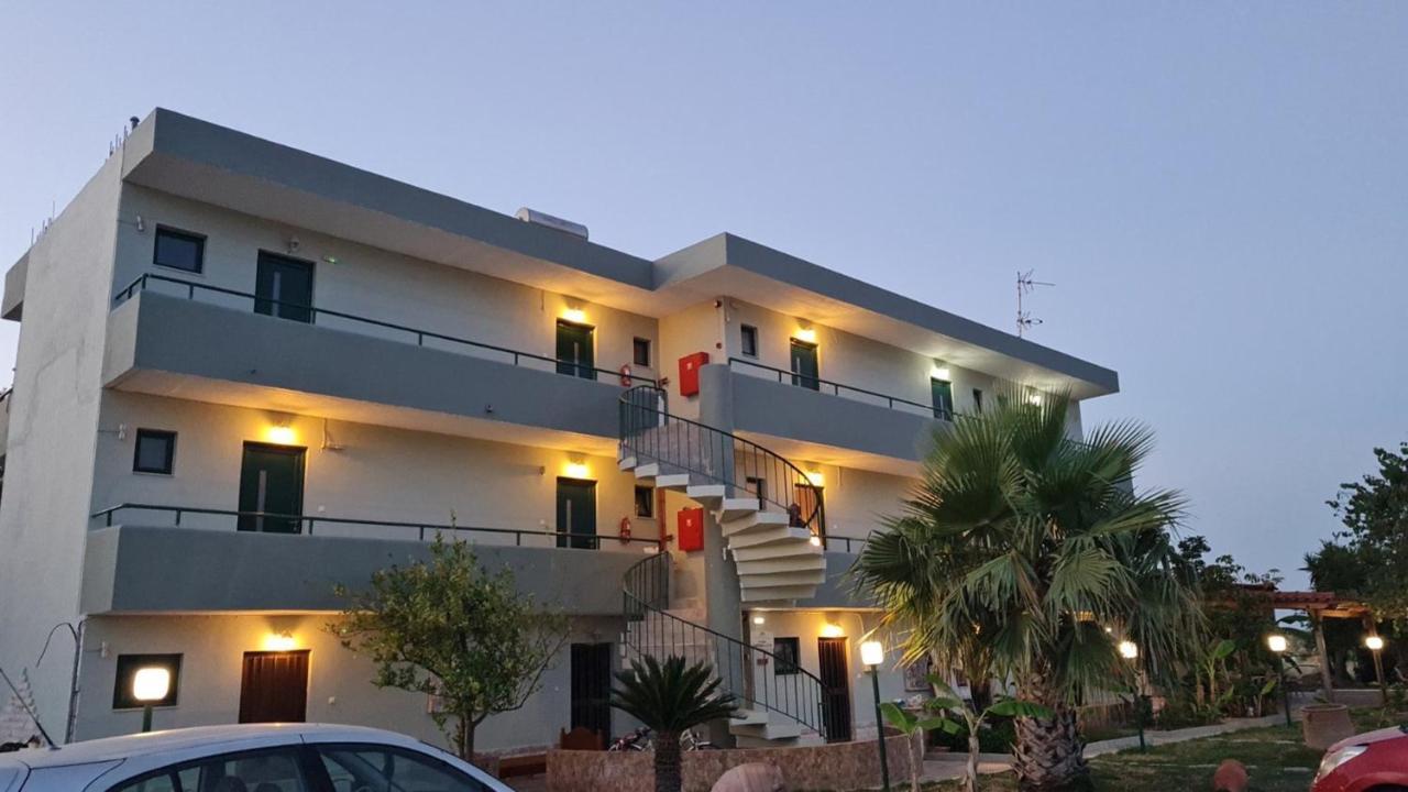 Garden City Image Tigaki 外观 照片