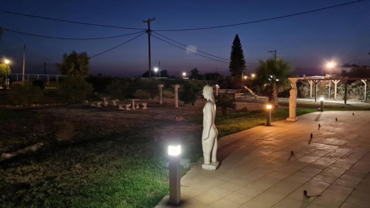 Garden City Image Tigaki 外观 照片